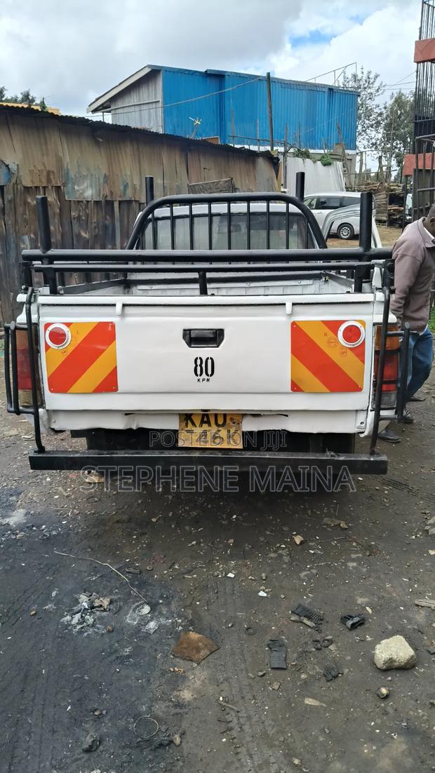 Nissan Hardbody 1998 White