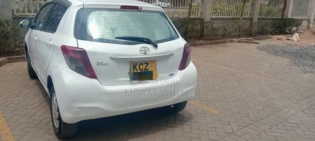 Toyota Vitz 1.0 FWD 5dr 2013 White