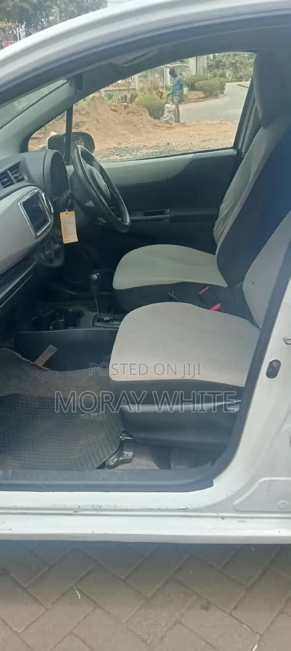 Toyota Vitz 1.0 FWD 5dr 2013 White