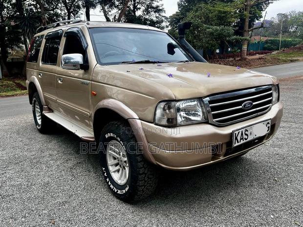 Ford Everest 2004 Gold