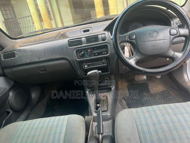 Toyota Corsa 2000 Silver