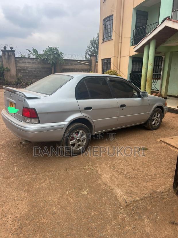 Toyota Corsa 2000 Silver