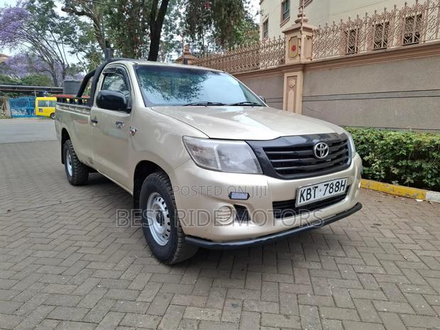Toyota Hilux 2012 Beige
