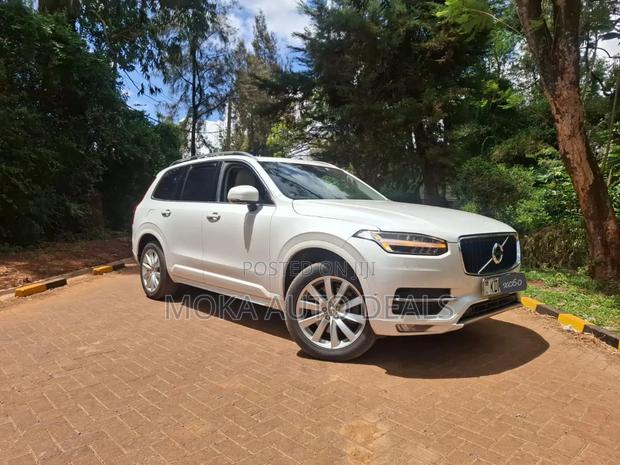 Volvo XC90 T5 Momentum AWD (2.0L 4cyl 8A) 2017 White