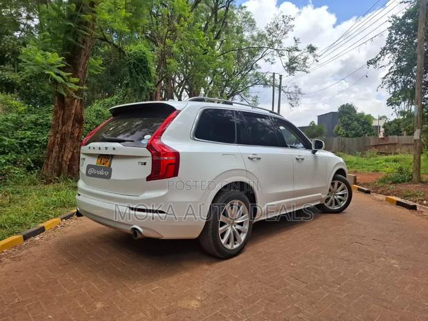Volvo XC90 T5 Momentum AWD (2.0L 4cyl 8A) 2017 White