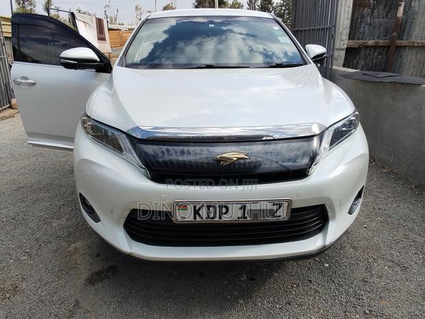 Toyota Harrier 2.0 2017 White