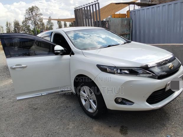 Toyota Harrier 2.0 2017 White