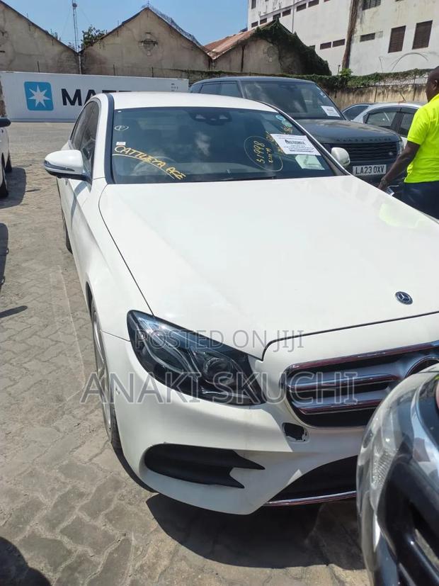 Mercedes-Benz E300 2019 White