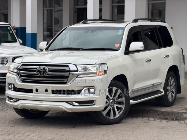 Toyota Land Cruiser 4.6 V8 ZX 2020 White