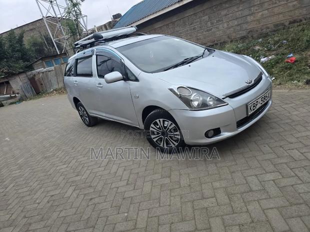 Toyota Wish 2005 Silver