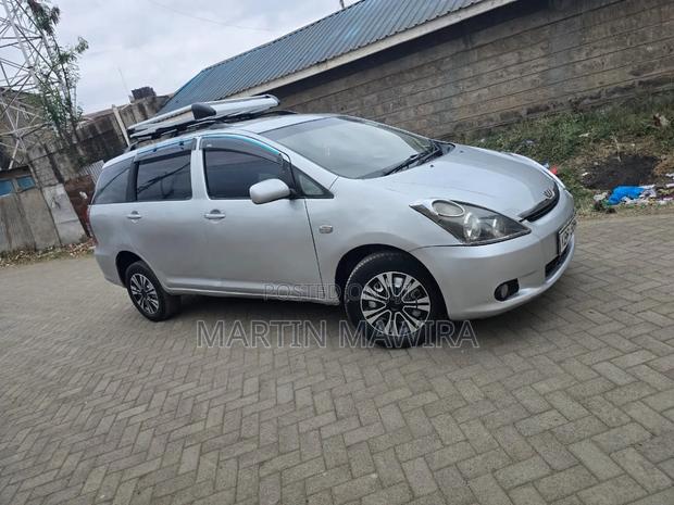 Toyota Wish 2005 Silver