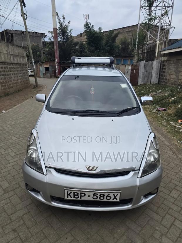 Toyota Wish 2005 Silver