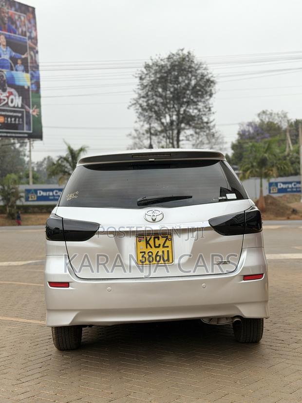 Toyota Wish 2013 Silver