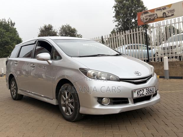 Toyota Wish 2013 Silver