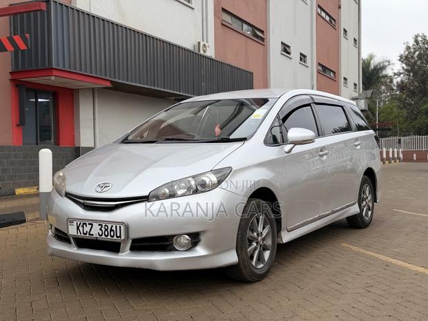 Toyota Wish 2013 Silver