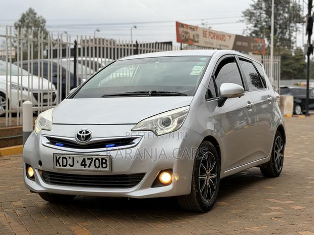 Toyota Ractis 1.5 FWD 2015 Silver