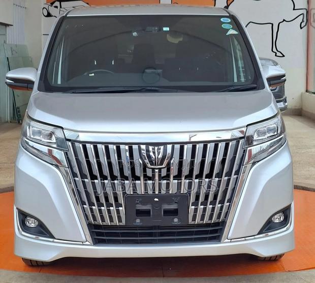 Toyota Esquire 2019 Silver