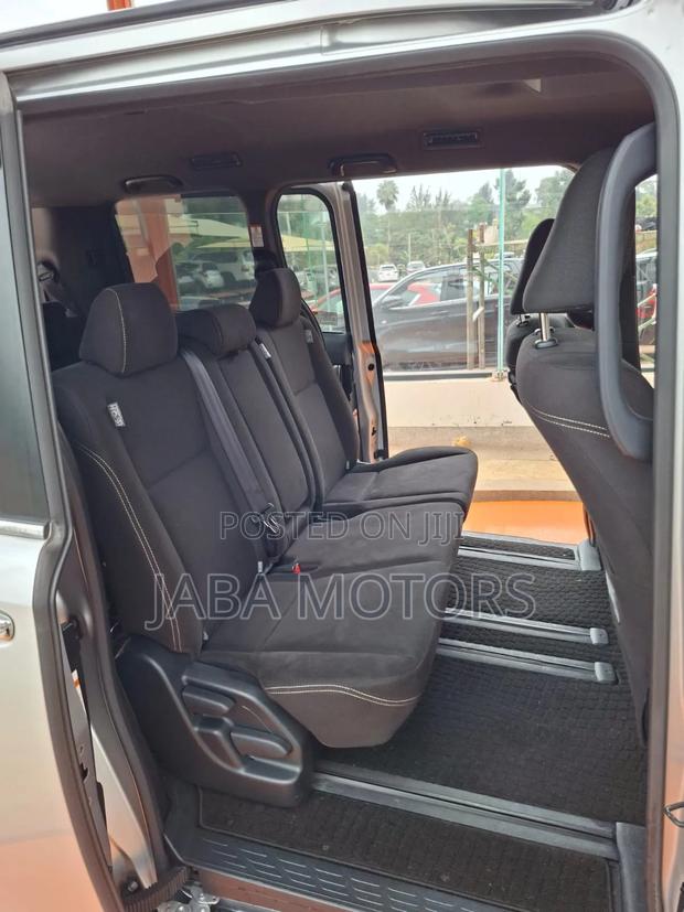 Toyota Esquire 2019 Silver