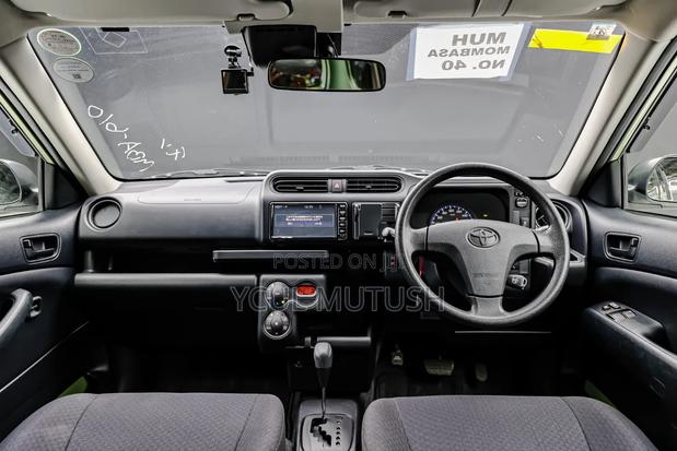 Toyota Probox 1.5 Hybrid DX Comfort 2019 Green