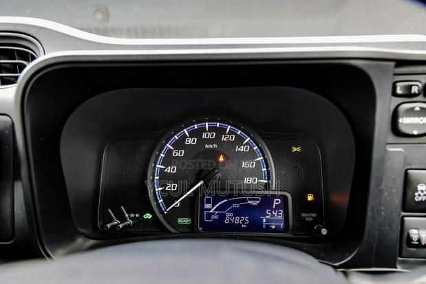 Toyota Probox 1.5 Hybrid DX Comfort 2019 Green