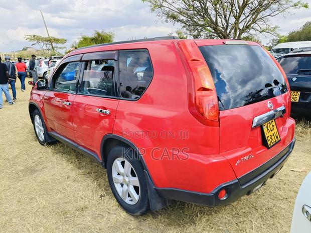 Nissan X-Trail 2.5 Petrol 4x4 SE 2009 Red