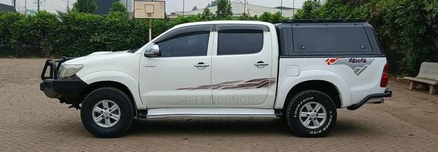 Toyota Hilux 2013 White