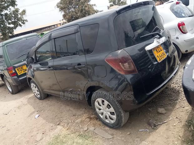 Toyota Ractis 2010 Black