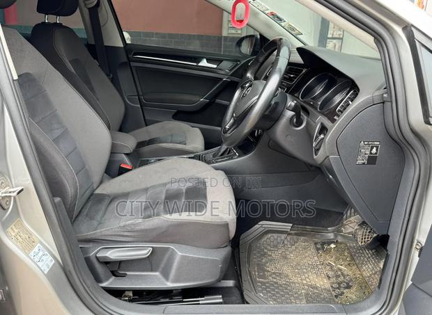 Volkswagen Golf 2015 Silver
