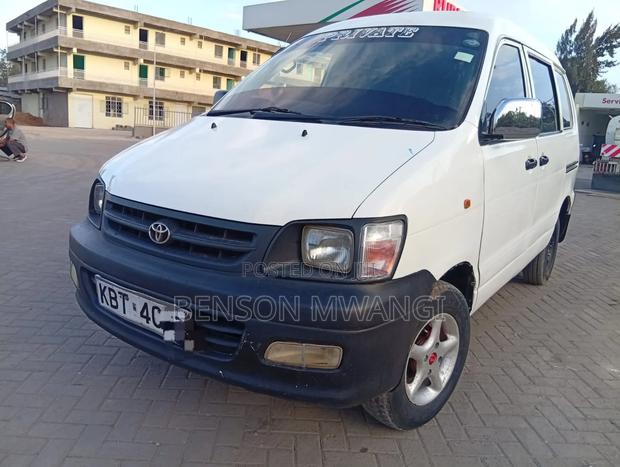 Toyota TownAce 2005 White