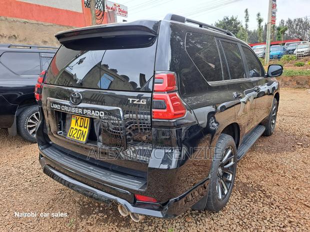 Toyota Land Cruiser Prado 2018 Black