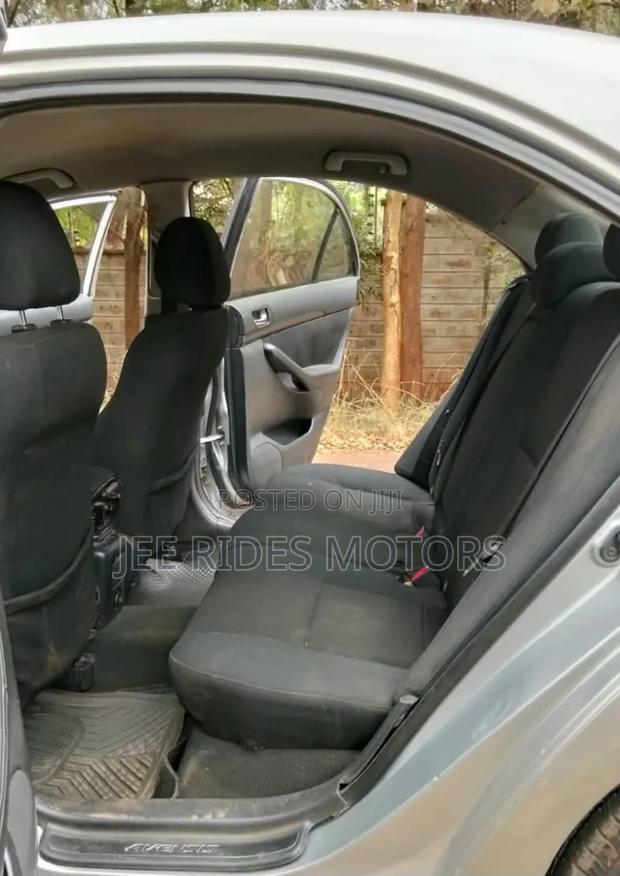 Toyota Avensis 2005 Silver