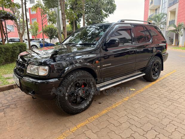 Isuzu Rodeo 3.5 L S 4WD 2004 Black