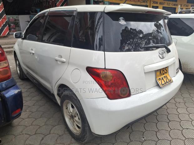 Toyota IST 2005 White