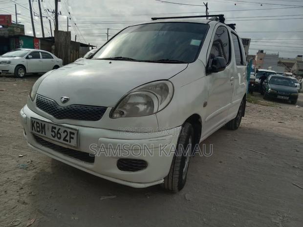 Toyota Fun Cargo 2006 White
