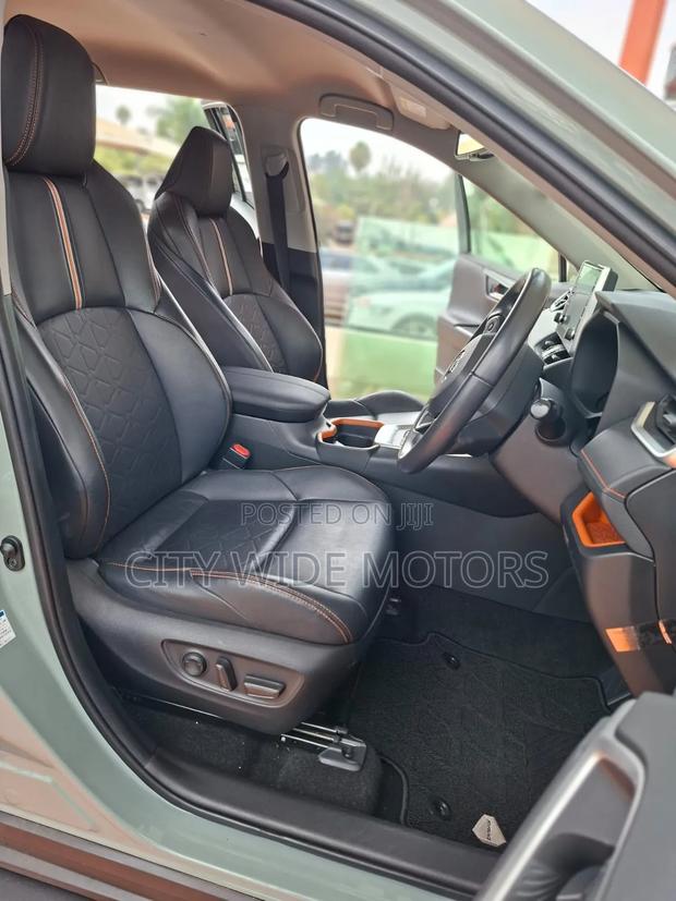 Toyota RAV4 2020 Blue