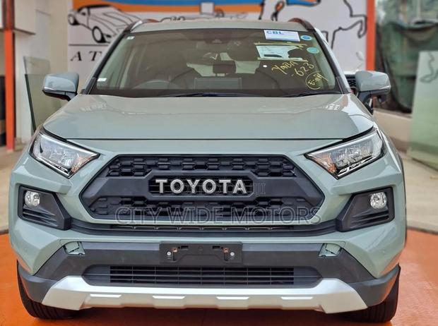 Toyota RAV4 2020 Blue
