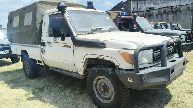 Toyota Land Cruiser 79 Series 2018 White