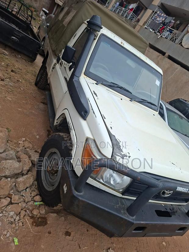 Toyota Land Cruiser 79 Series 2018 White