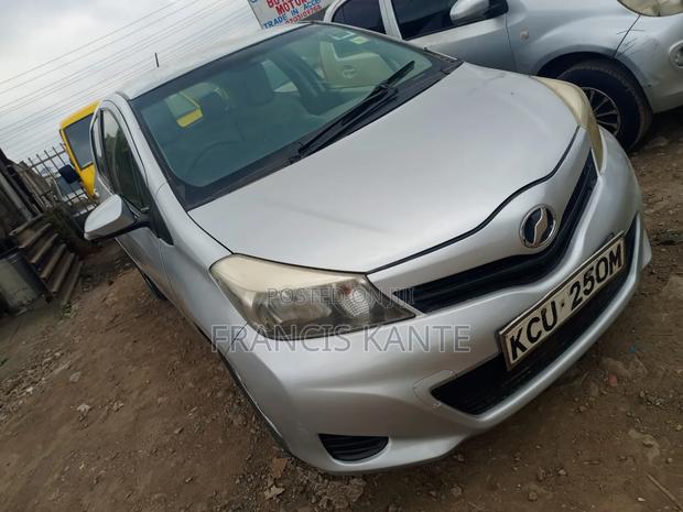 Toyota Vitz 2014 Silver