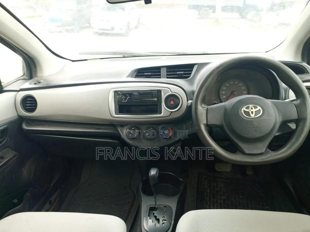 Toyota Vitz 2014 Silver