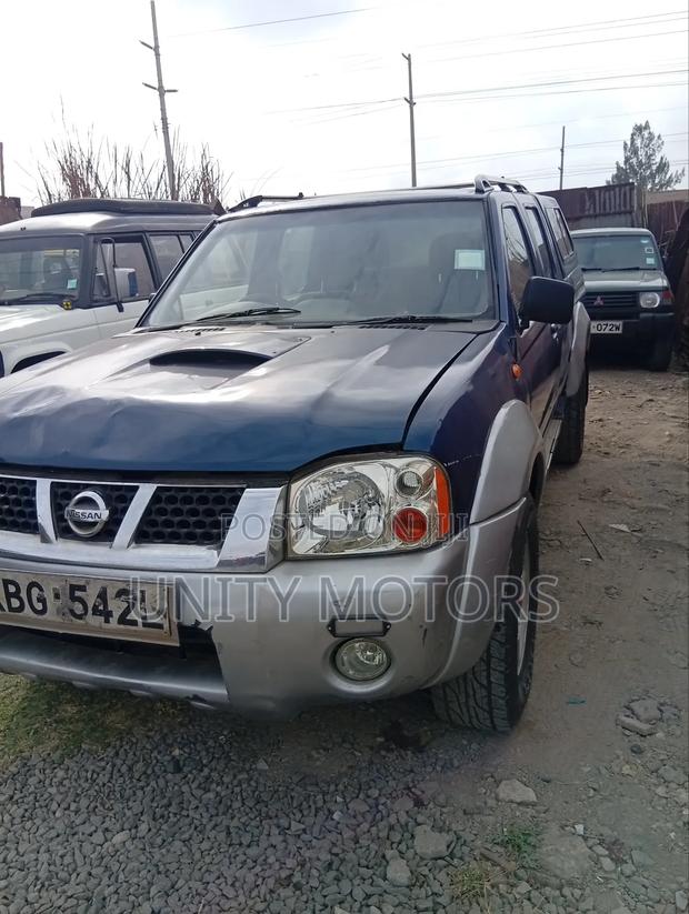 Nissan Hardbody 2004 Blue