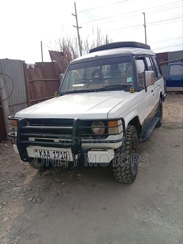 Mitsubishi Pajero 2003 White