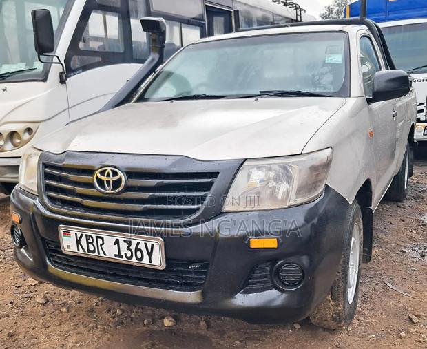 Toyota Hilux 2010 Gray