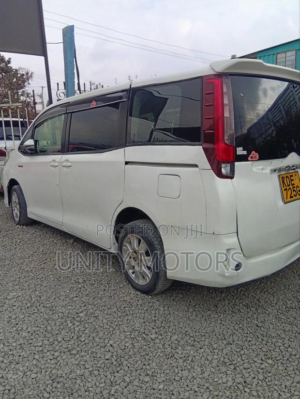 Toyota Vitz 2014 White
