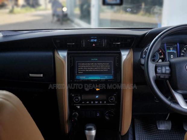 Toyota Fortuner 2.8 D AWD 2019 White