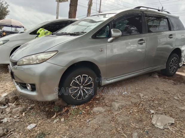 Toyota Wish 2010 Silver
