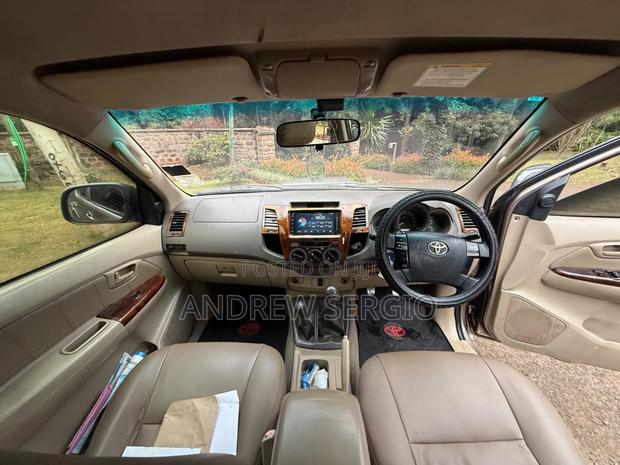 Toyota Hilux 2015 Brown