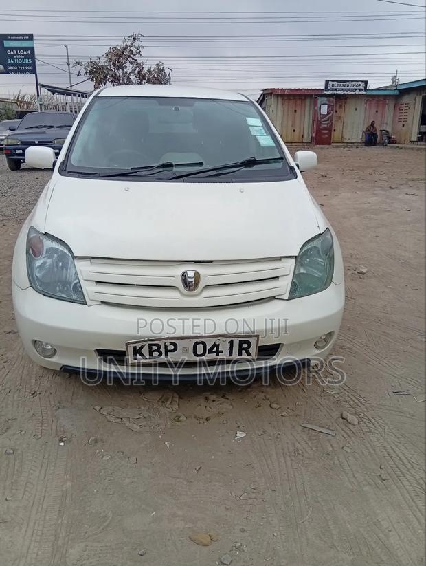 Toyota IST 2005 White