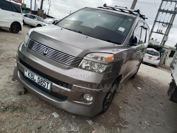 Toyota Voxy 2003 Silver