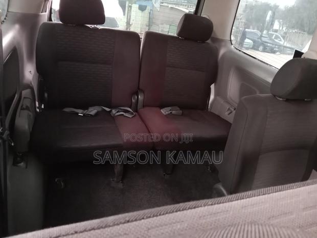Toyota Voxy 2003 Silver